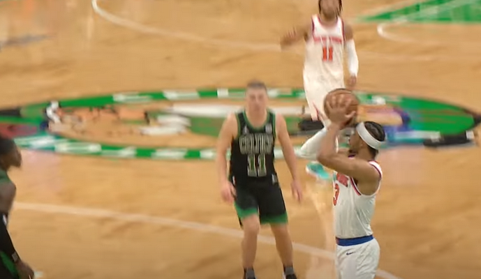 Gražiausias NBA nakties epizodas - „Knicks“ gynėjo J. Harto ataka (VIDEO)